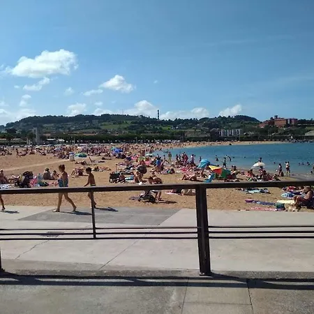 Frente A La Playa Del Arbeyal Gijón